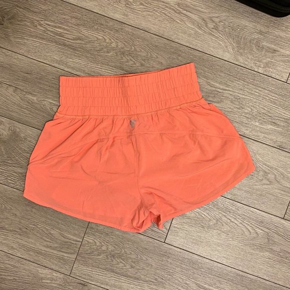 NWOT Aritzia high-waisted lined running shorts - Picture 2 of 8